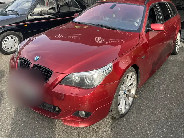 Remplacement du pare-brise sur cette BMW Série 5 Touring à Lannion (photo 1/2)