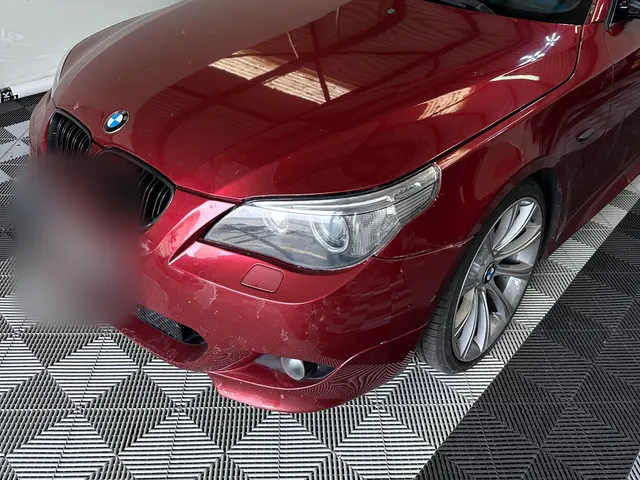 Remplacement du pare-brise sur cette BMW Série 5 Touring à Lannion (photo 2/2)